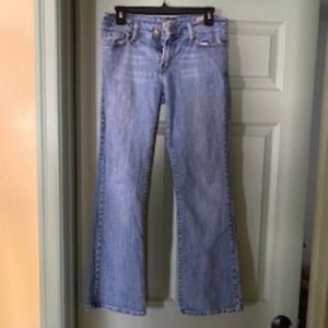 Levis Low Boot Cut 545 Size 6 short